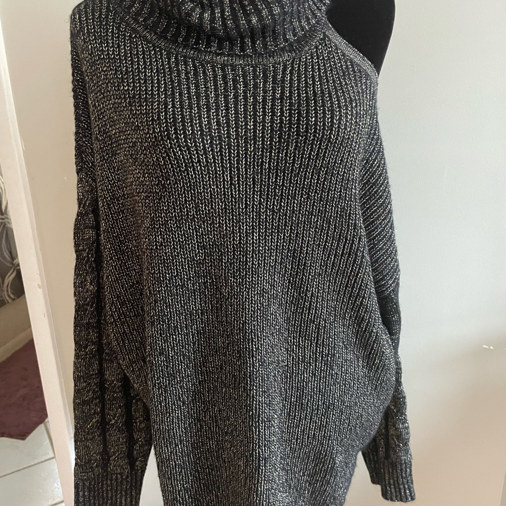 Torrid Black and White Cowl & Turtlenecks Sweater